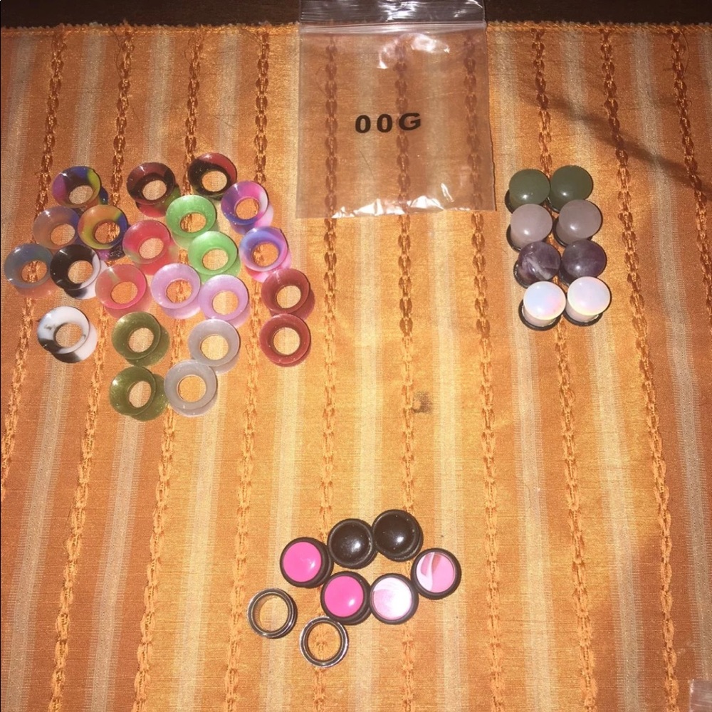 00g lot of Plugs